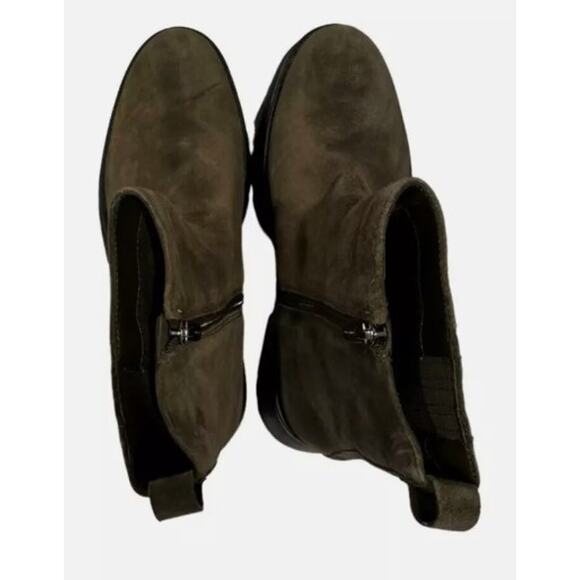 NEW Vince Camuto Neframes Army Green Leather Round Toe Chelsea Boot Size 8M - Picture 3 of 10
